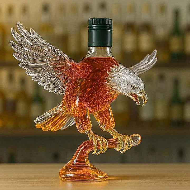 Bouteille de whisky en verre en forme de pygargue à tête blanche