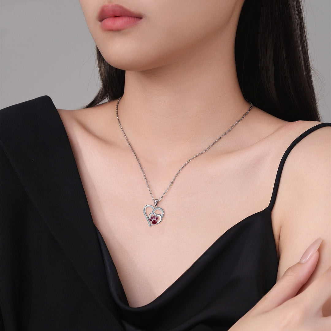 Collier de pattes - Dans une connexion amoureuse
