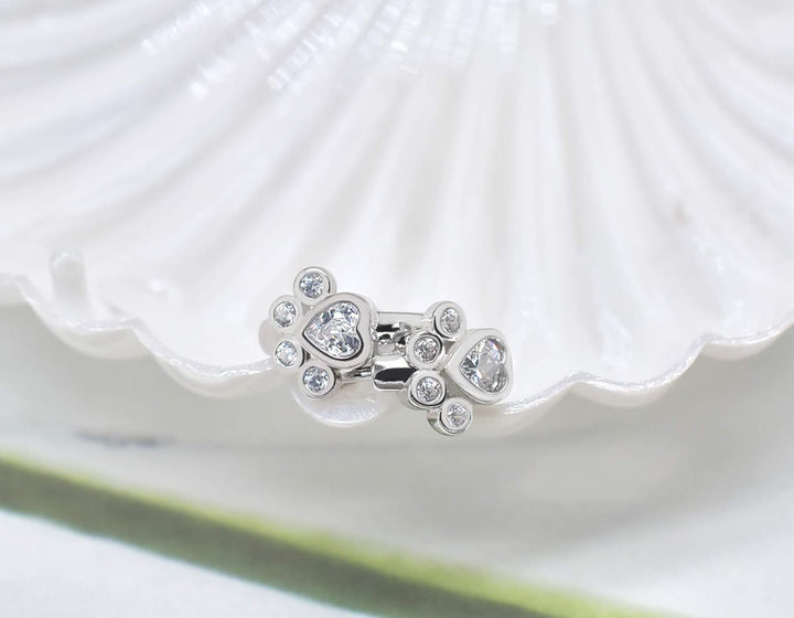 Boucles d'oreilles créoles à petites empreintes de pattes – Boucles d'oreilles Huggie pour femmes
