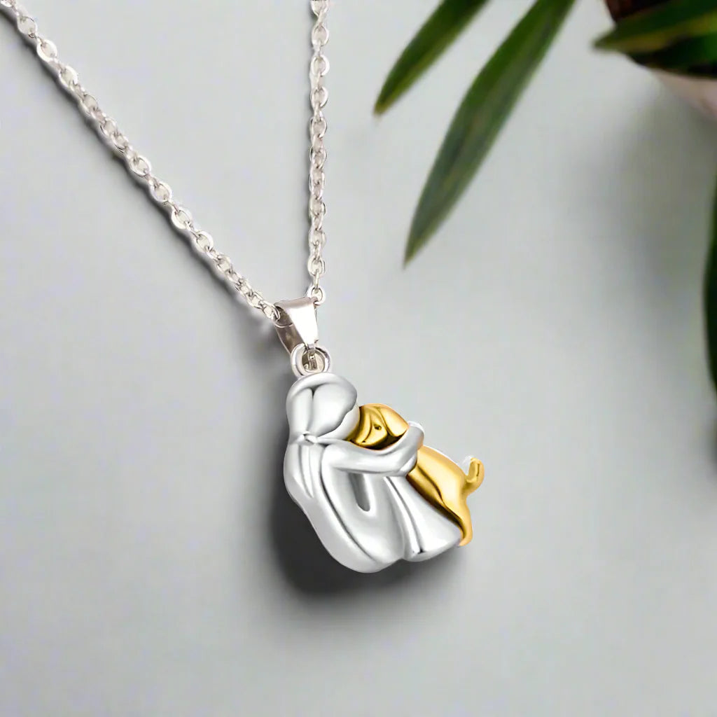 Collier avec une étreinte de chien