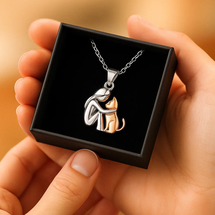 Collier avec une étreinte de chat
