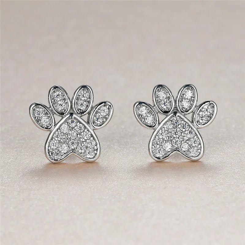 Boucles d'oreilles en forme de cœur avec motif patte de chat et zircons blancs