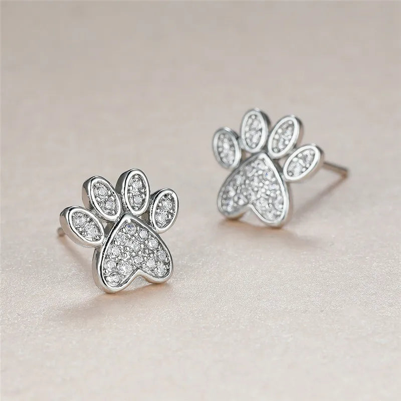 Boucles d'oreilles en forme de cœur avec motif patte de chat et zircons blancs