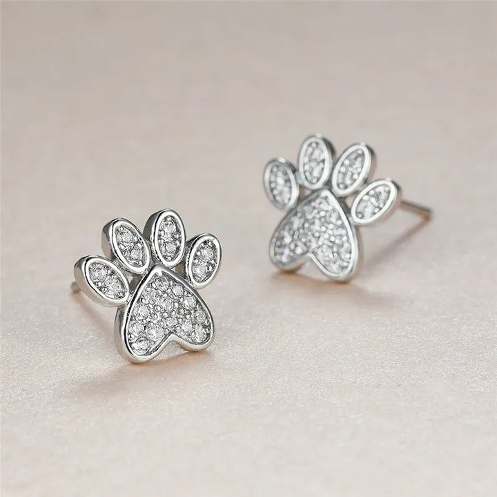Boucles d'oreilles en forme de cœur avec motif patte de chat et zircons blancs