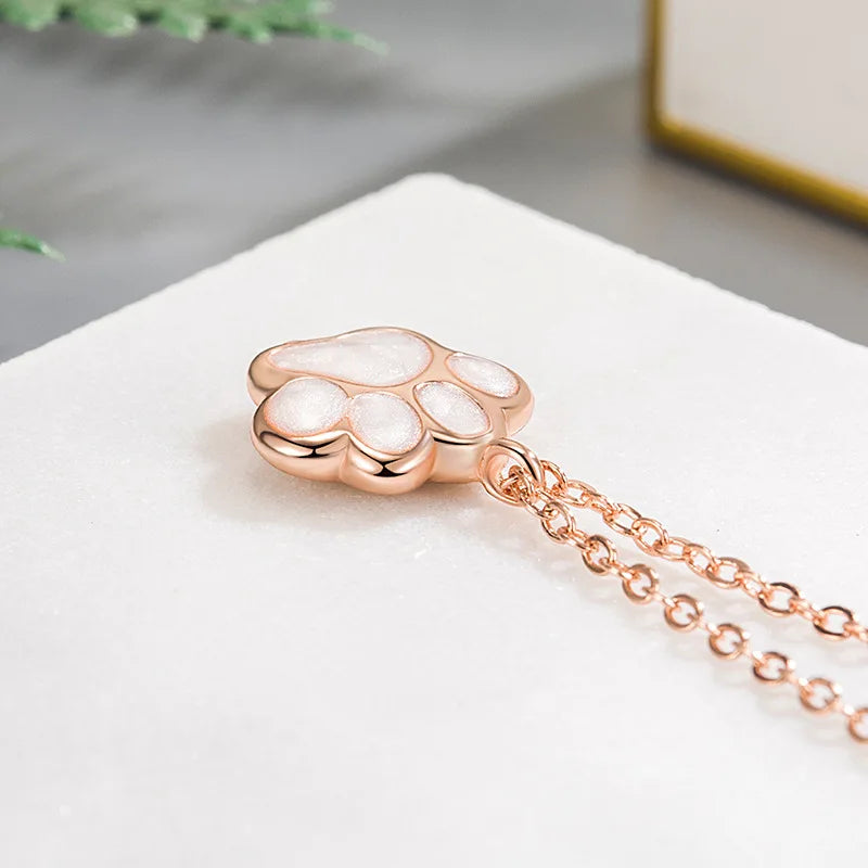Collier pendentif empreinte de patte – Un bijou animal symbolique pour femme
