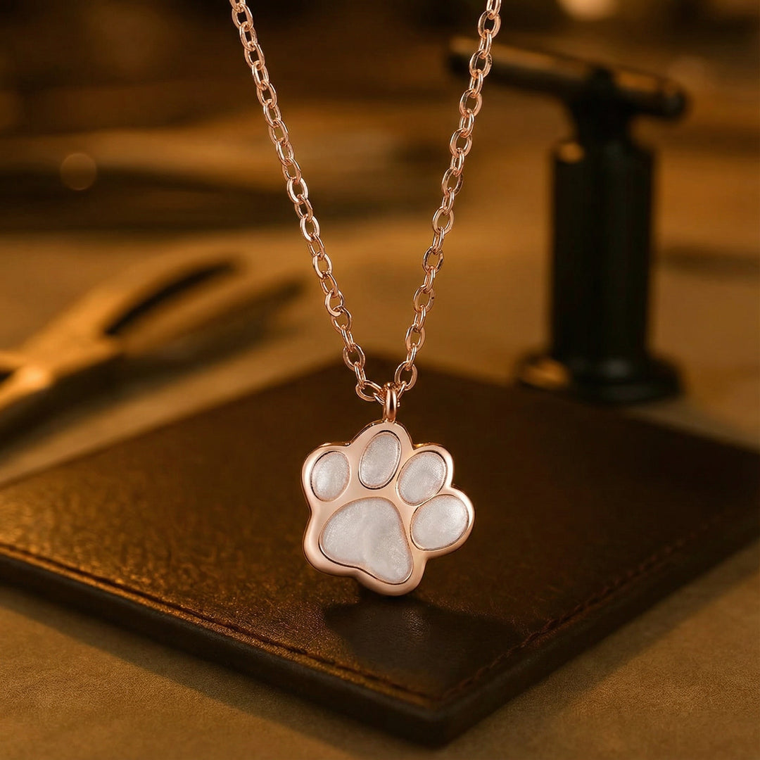 Collier pendentif empreinte de patte – Un bijou animal symbolique pour femme
