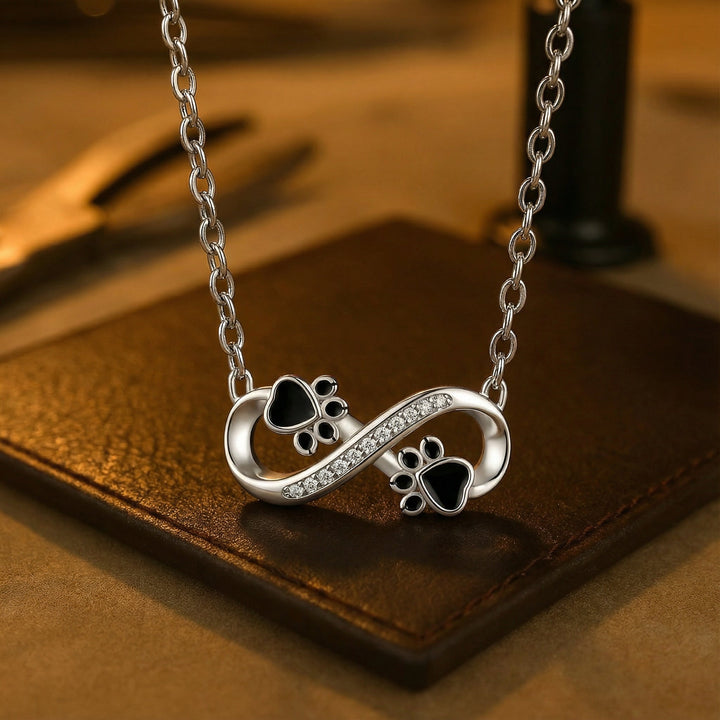 Collier Infini avec Patte et Zircone